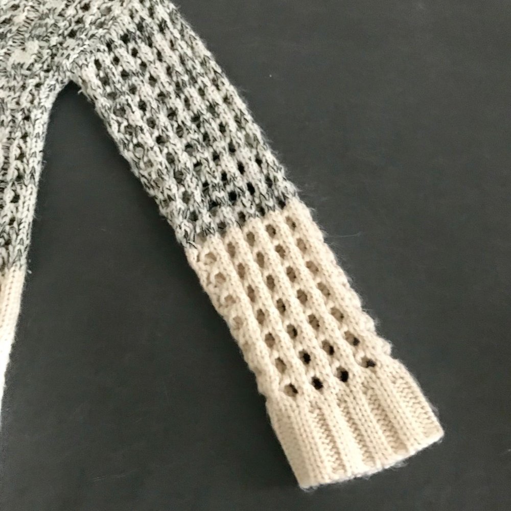 Cable Knit Color Block Sweater - Picture 7 of 9